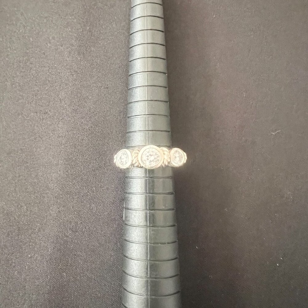 Vintage Judith Ripka Sterling Silver 3 CZ Stone circa late 90's Ring Size 6 - Picture 8 of 10